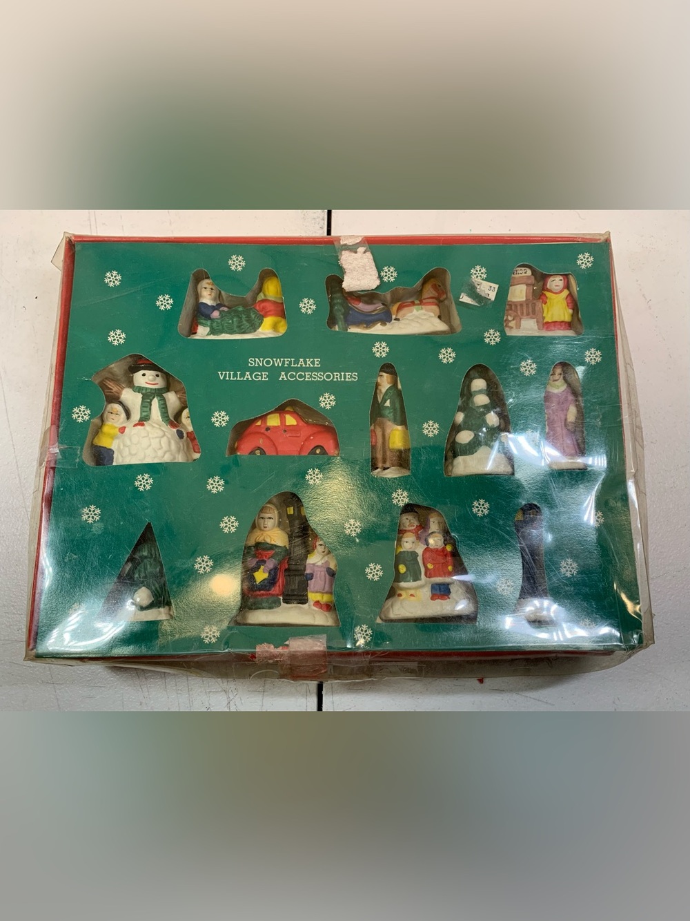 Vintage Christmas Ceramic Snowflake Village.           3458